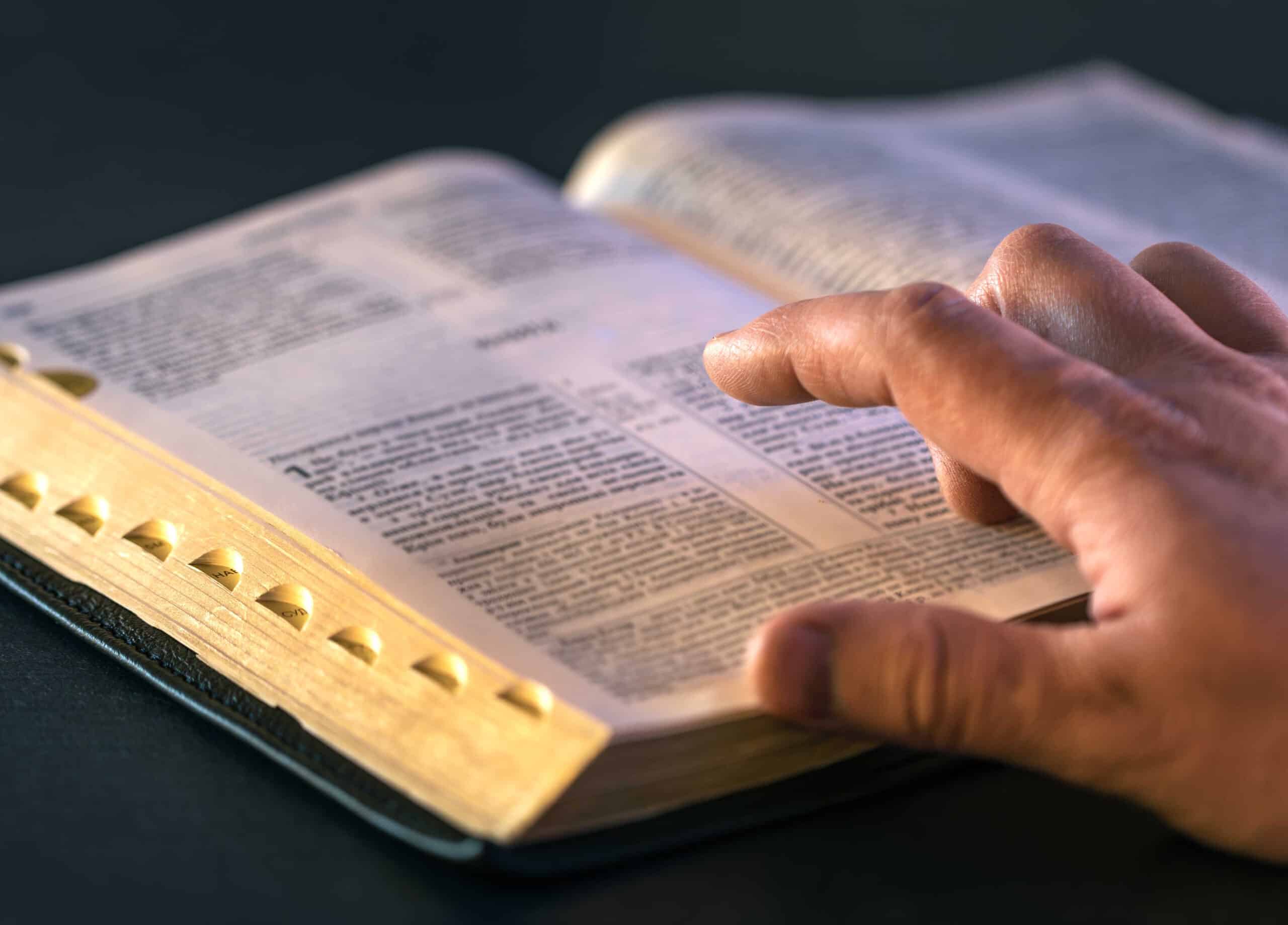 Open Bible close-up. Christianity concept. Reading God's Holy Bible. High quality photo. Religion, prayer, Bible reading. SSUCv3H4sIAAAAAAAAA41PQY6DMAz8i88gAaGF8pWqh5B4qVVIqsRstUL5+zqUaq+b04wnnhlvQBYGsNVZVd2lKq3pTmVd41c5Xipdmq5tsVe9ORsLBVjNCEOtVN+c2rrpGtW0lbwCRh3JwLABzfMaOWgm72AQJaCzGHaIltgH0rOwVEBkzWvEKGvCjHhPou7843fd8lwKSnhcxwxS8c/ZrQA9oTM/2T/lIjPqPe4q0uPFGJYj2/M9V8zwGciQm45Ocopf3th5zrt7AnvzIHssv8+4k0xDzoL1OXtt0R7yOi7E/KEBvwlff79TSr/D9y93hAEAAA==